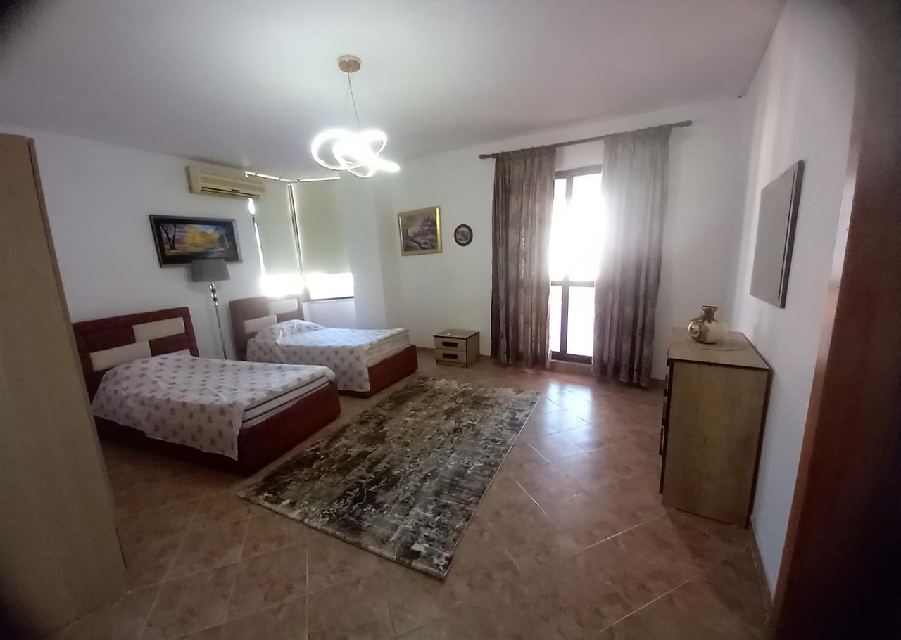 Qera 2+1+verande tek muzeumi Durres