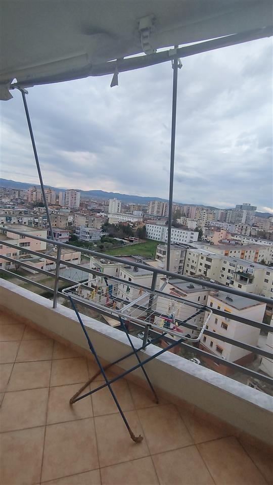 Shitet apartament 2+1 i mobiluar ne lgj 8 shkurti