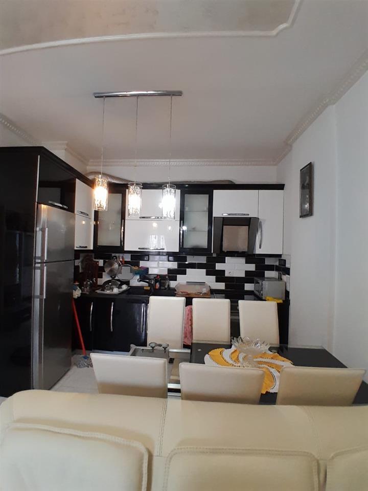 Shitet apartament 2+1 i mobiluar ne lgj 8 shkurti