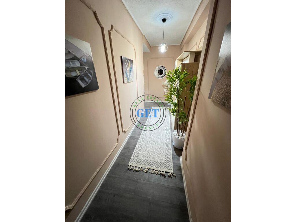 Shitet, Apartament 2+1 me Verand tek Ish Urt, Durres.