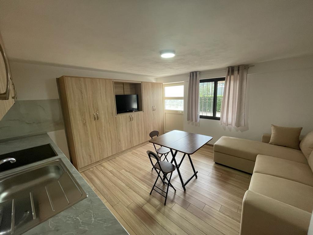 Apartament me qera