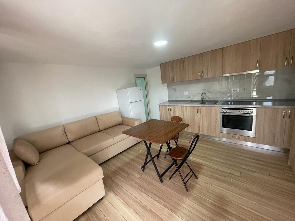 Apartament me qera