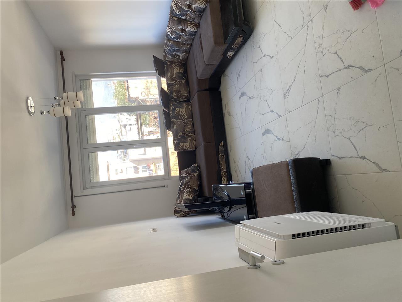 Jepet apartament me qera tek hyrja tr. elektrik