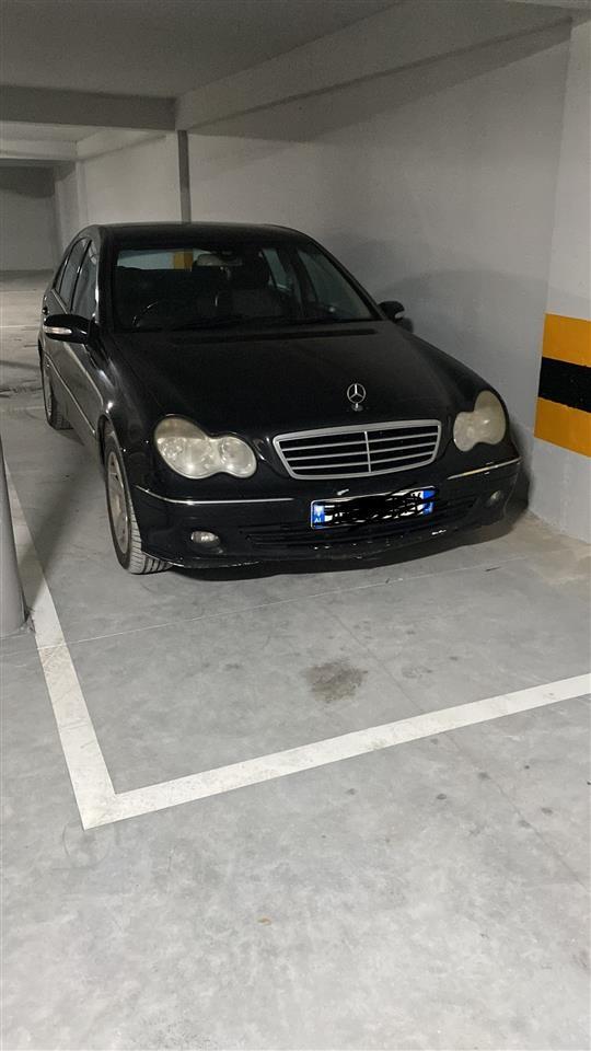 Jepet apartament me qera tek hyrja tr. elektrik