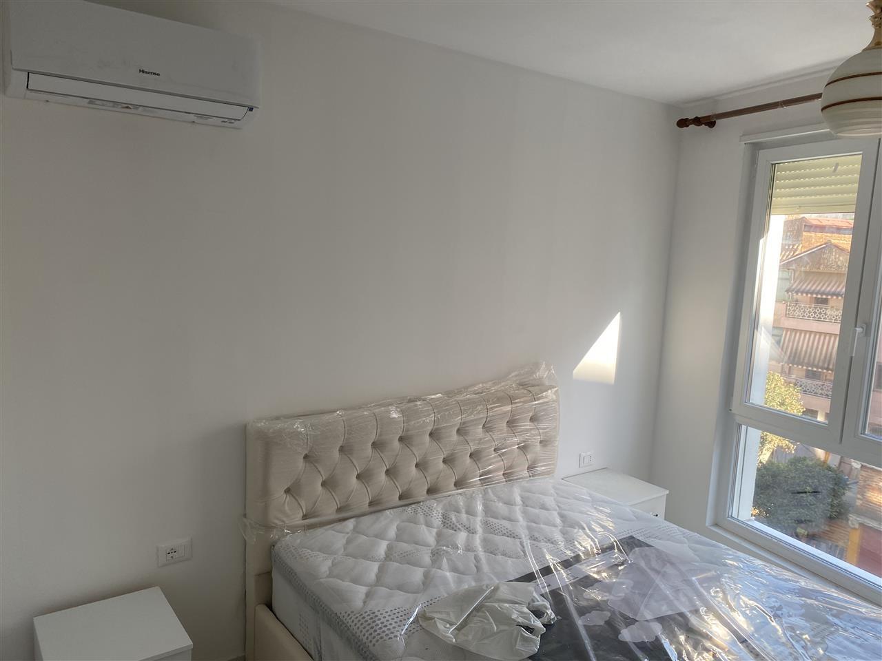 Jepet apartament me qera tek hyrja tr. elektrik