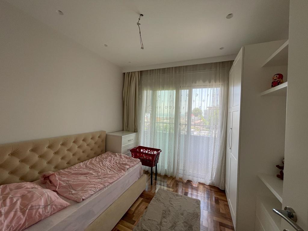 Shitet apartament luksoz 2+1 + garazhd
