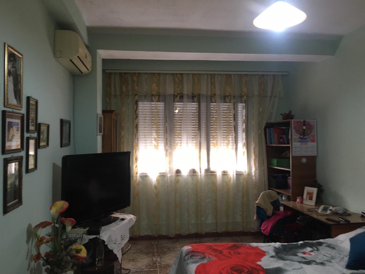 Jepet me qira shtepi 2 kate perball Arkiv shtetit Tirane