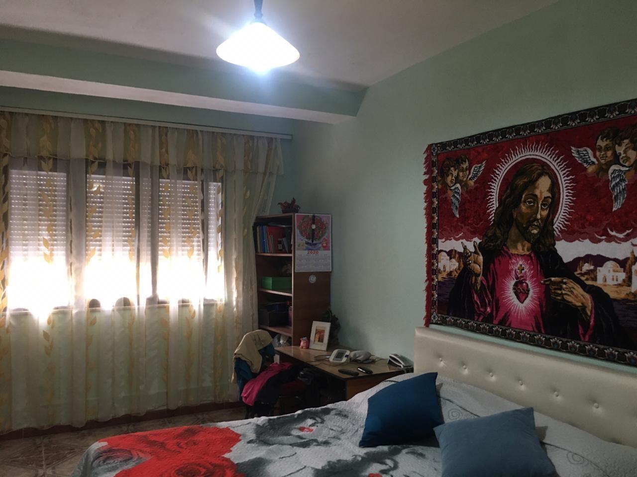 Jepet me qira shtepi 2 kate perball Arkiv shtetit Tirane