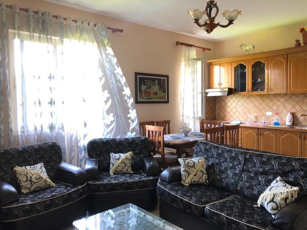 Shitet shtepia private me 400 m2 truall pran shkollës numami