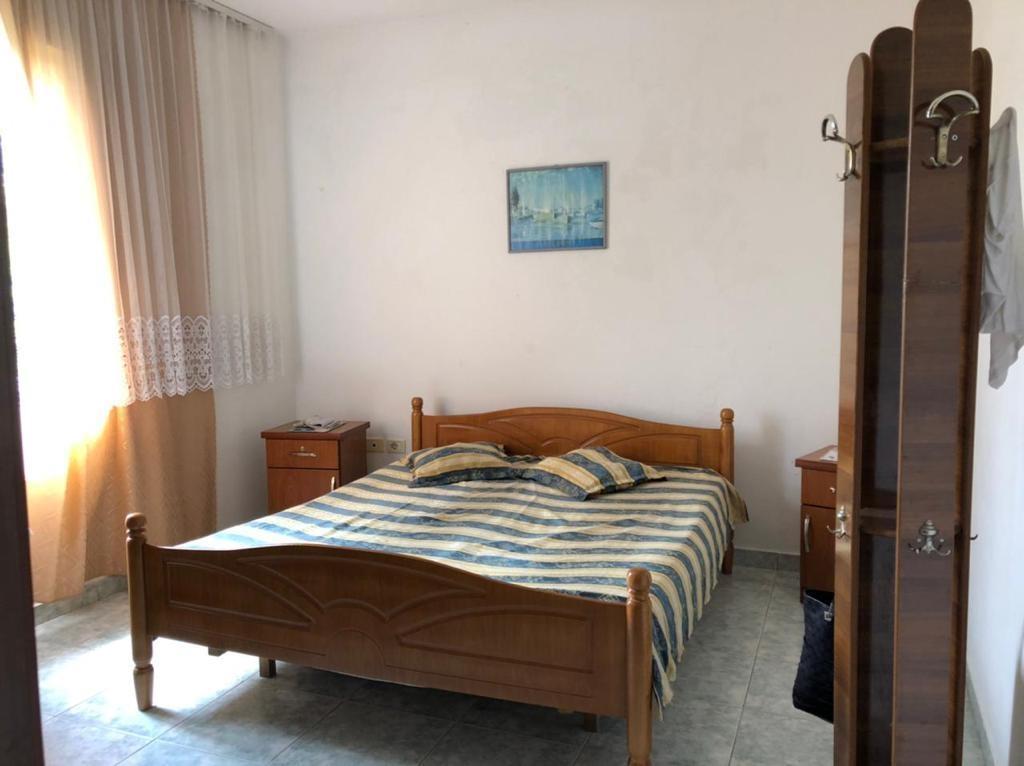 Shitet shtepia private me 400 m2 truall pran shkollës numami