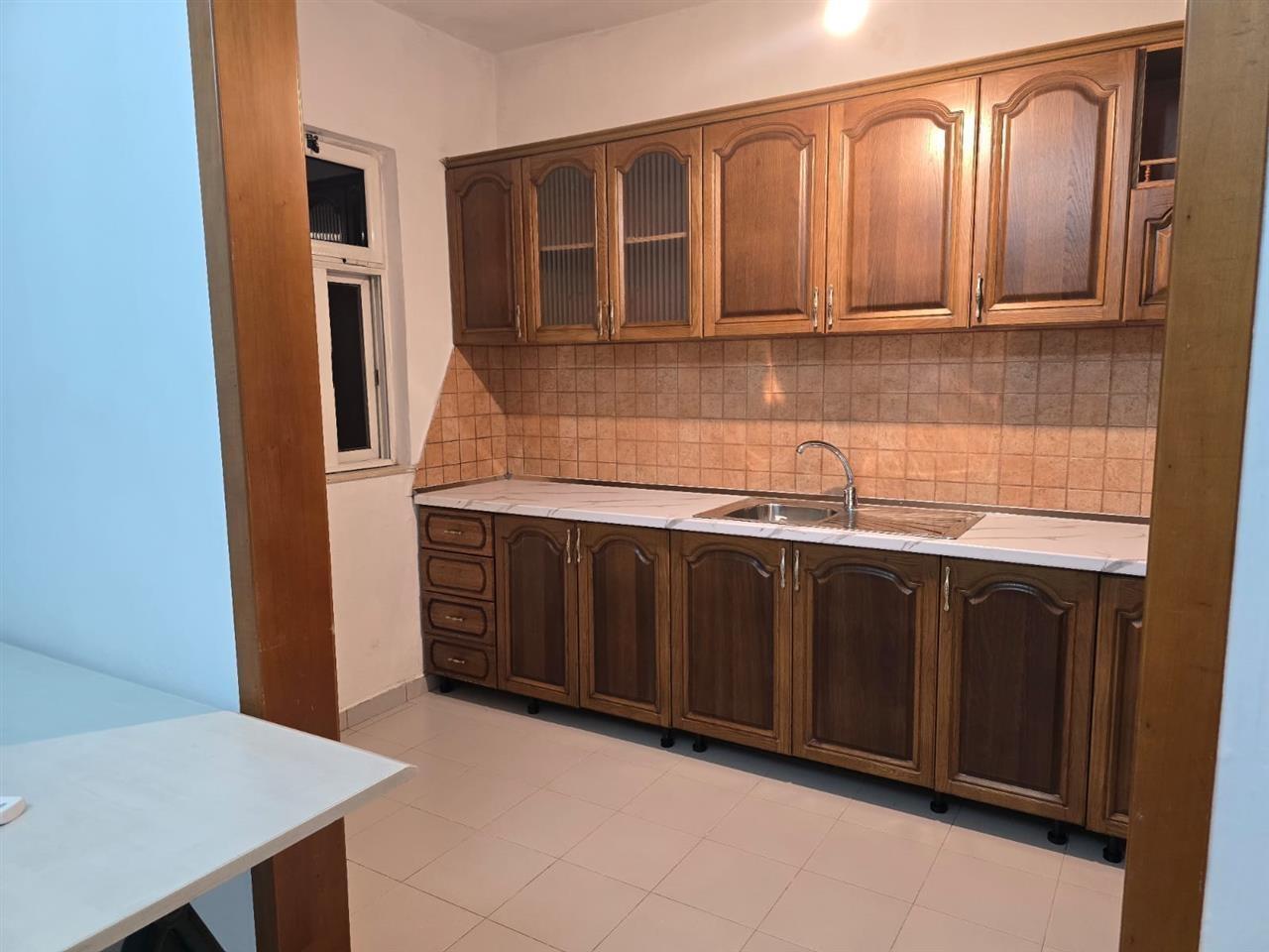 Jepet me qira shtepi private 1 kateshe 2+1 ne Laprake Tirane