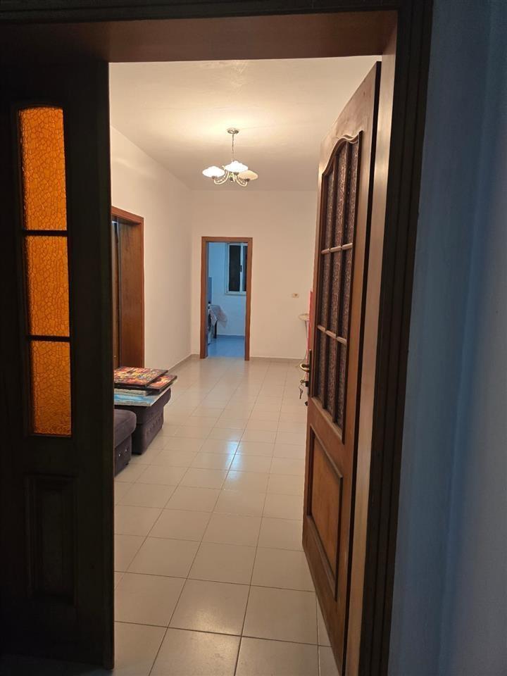 Jepet me qira shtepi private 1 kateshe 2+1 ne Laprake Tirane