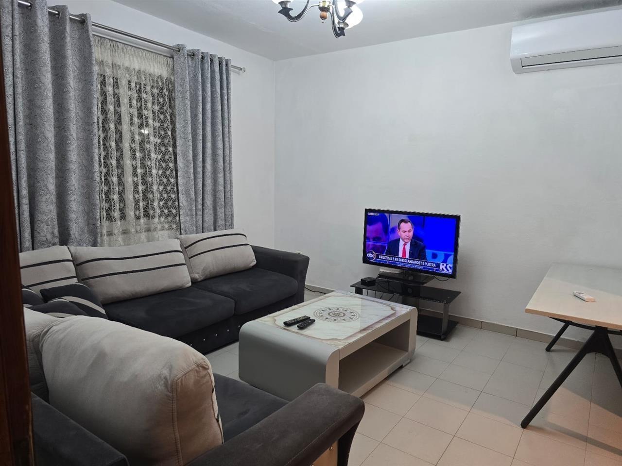 Jepet me qira shtepi private 1 kateshe 2+1 ne Laprake Tirane