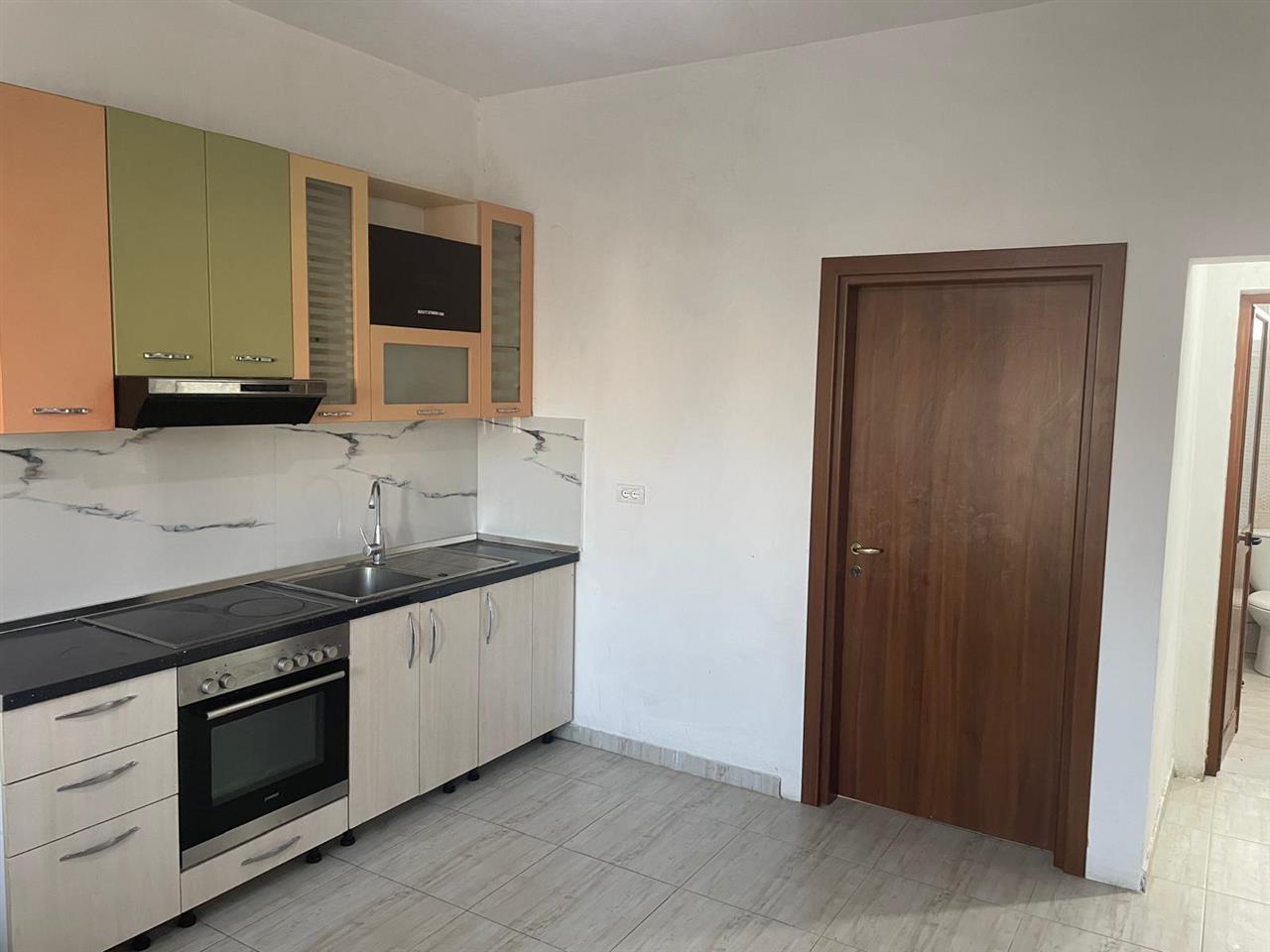 Shtepi 1+1 me qera !