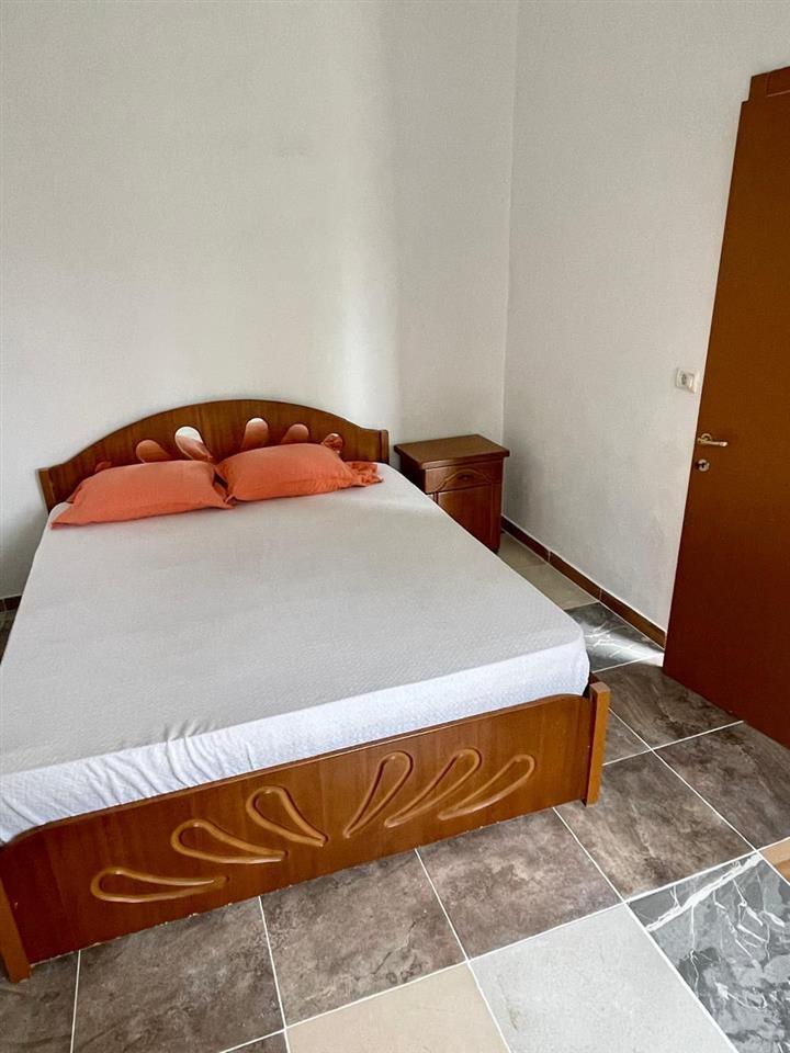 Apartament me qera rruga 5 maji