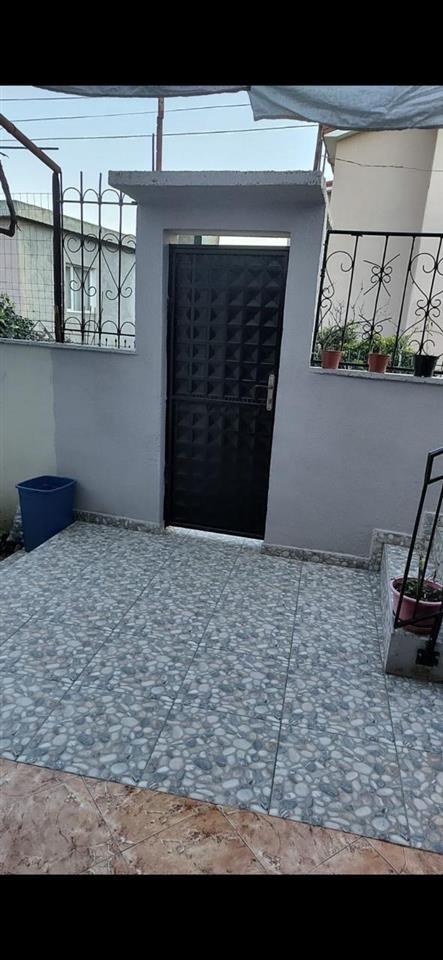 JEPET ME QERA 2+1 në Porcelan 350 €