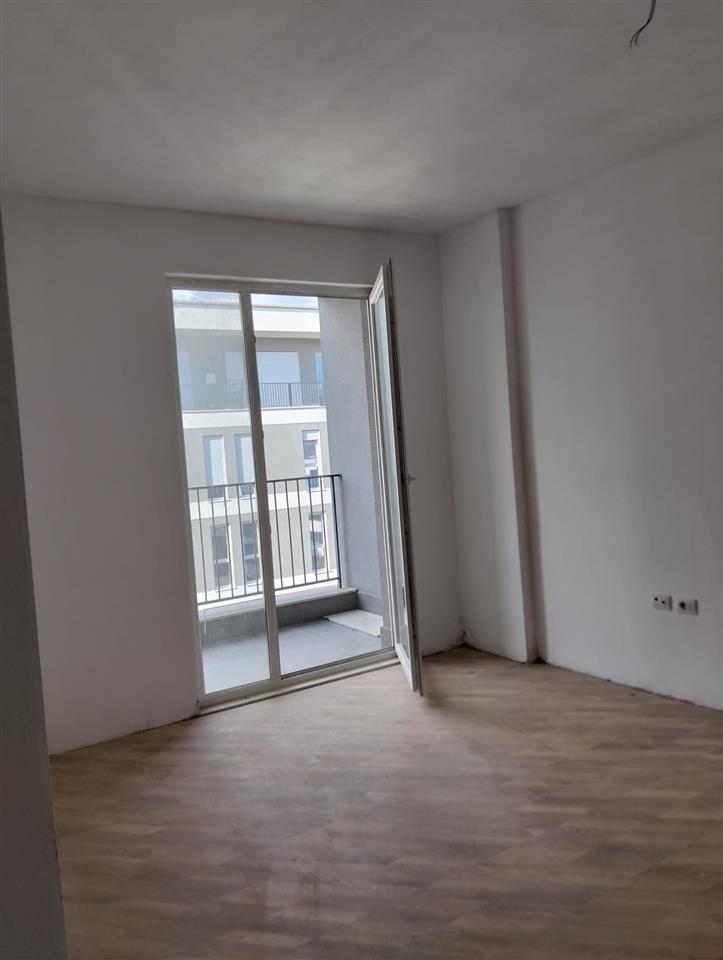 Shitet Apartament 1+1 Unives City Tirane