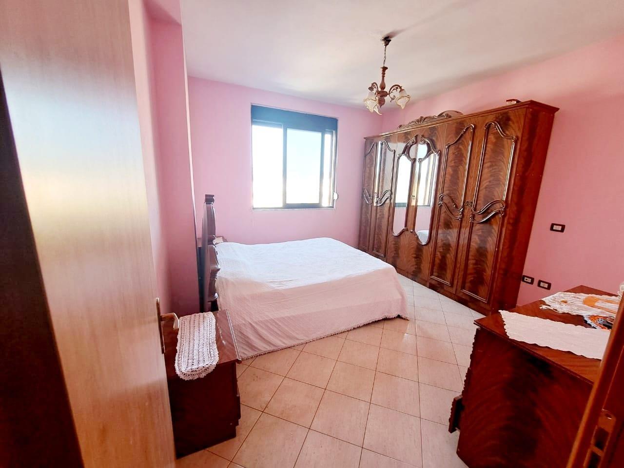 Kavaje,Superapartament 3+1+2 tualete,shetitorja Kavaljon,