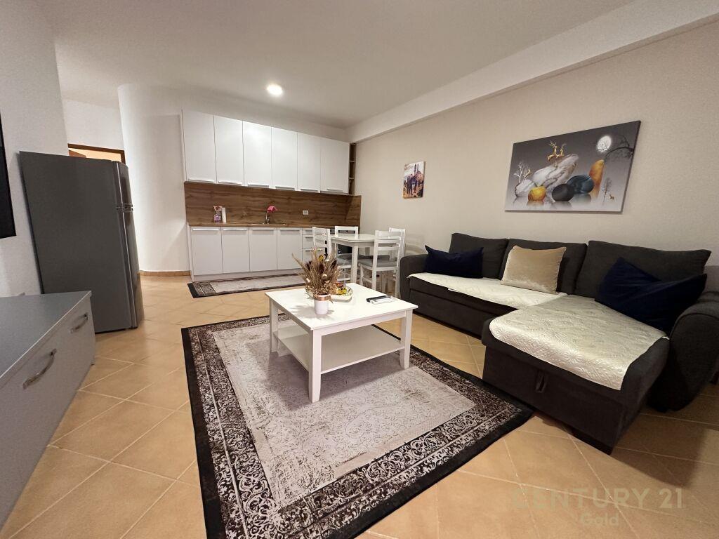 JEPET ME QIRA APARTAMENT 2+1 TEK KOMUNA E PARISIT PRANE RRUG