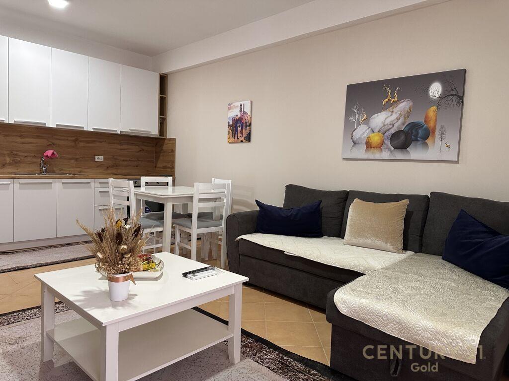 JEPET ME QIRA APARTAMENT 2+1 TEK KOMUNA E PARISIT PRANE RRUG