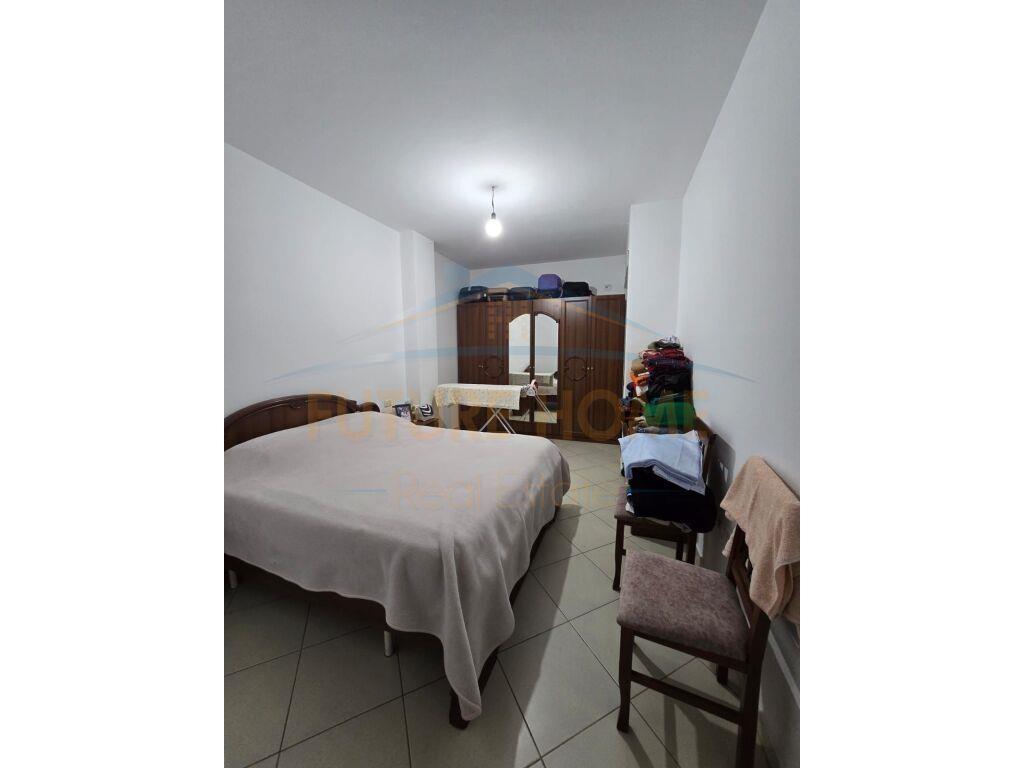 Shitet, Apartament 2+1, Fresku, Tiranë