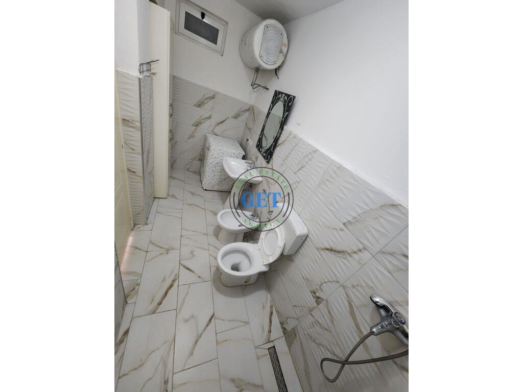 SHITET, APARTAMENT 1+1, ME KUZHINE TE VECUAR PRANE POLICISE,