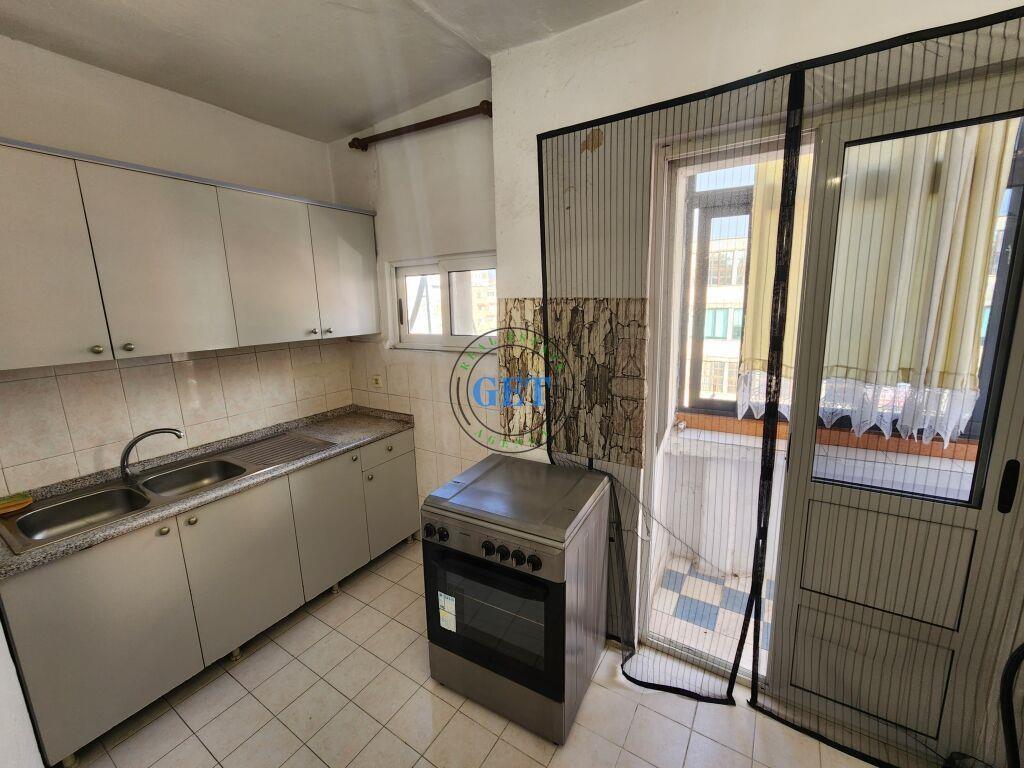 SHITET, APARTAMENT 1+1, ME KUZHINE TE VECUAR PRANE POLICISE,