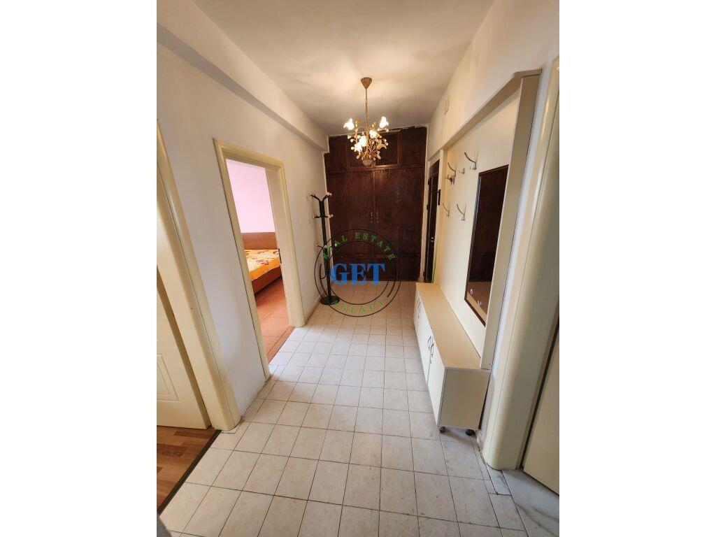 SHITET, APARTAMENT 1+1, ME KUZHINE TE VECUAR PRANE POLICISE,