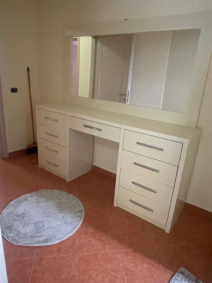 Jepet me qera ditore apartament 2+1 pallat i ri 45€