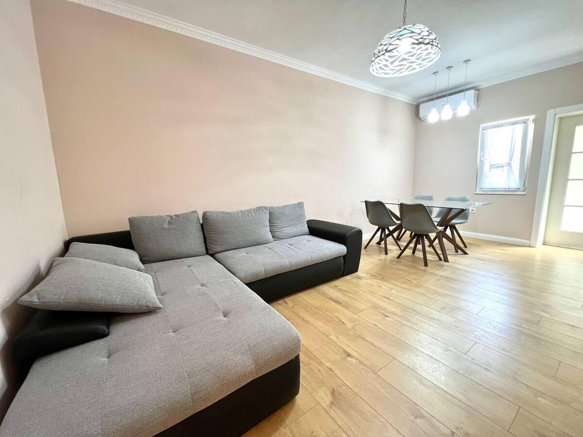 JEPET ME QERA APARTAMENT 2+1 NE BLLOK