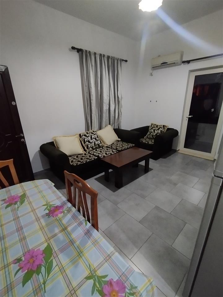 Qera 2+1 te kodra e priftit