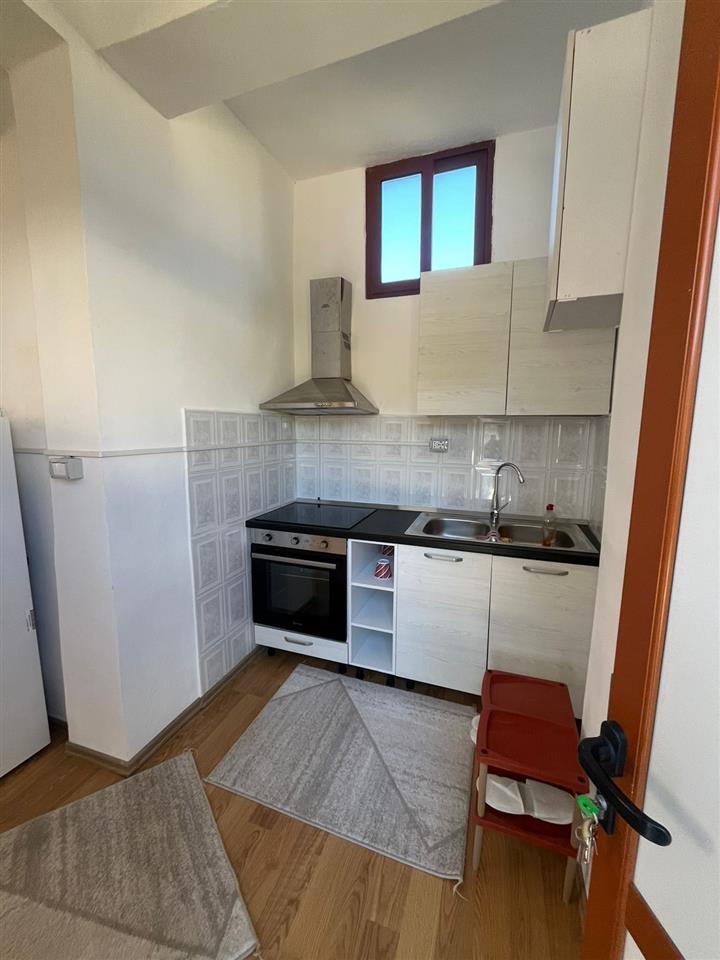 Jepet me qera shtepi 2-kateshe,Vlore!