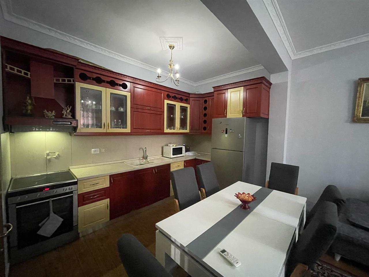 Jepet me qera shtëpia private ne lagjen 1 maj