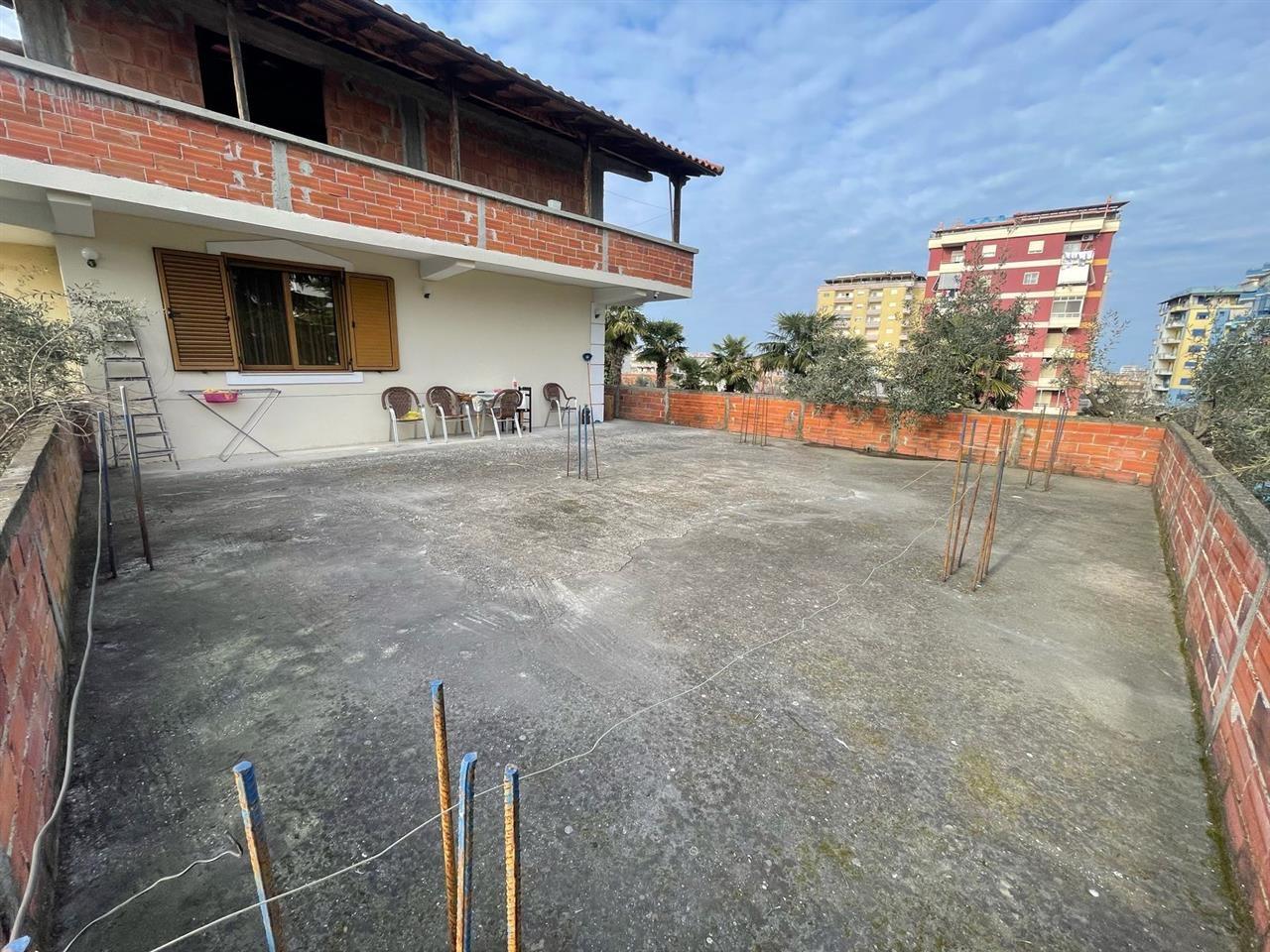 Jepet me qera shtëpia private ne lagjen 1 maj