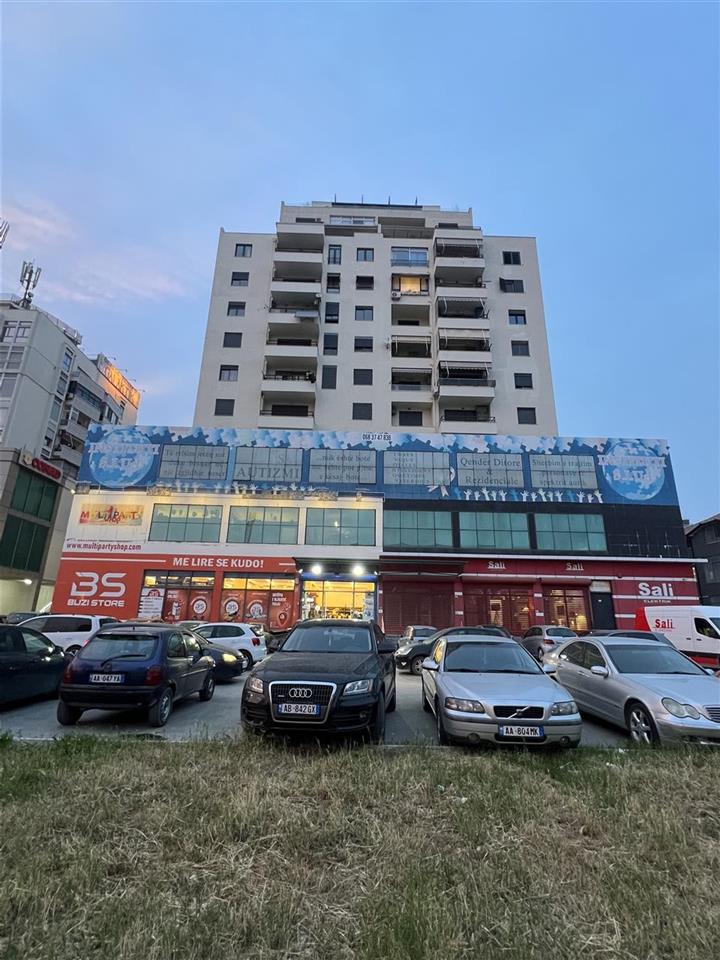 SHITET APARTAMENTI 2+1 NE HYRJE TE DURRESIT