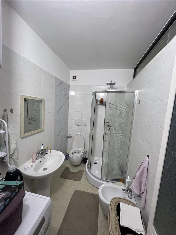 SHITET APARTAMENTI 2+1 NE HYRJE TE DURRESIT