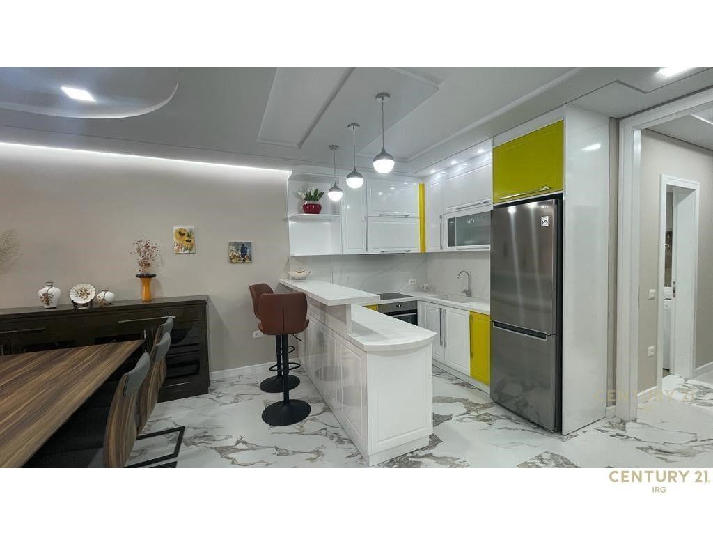 APARTAMENT 2+1+2 TE RRUGA E KOSOVAREVE PER QIRA!