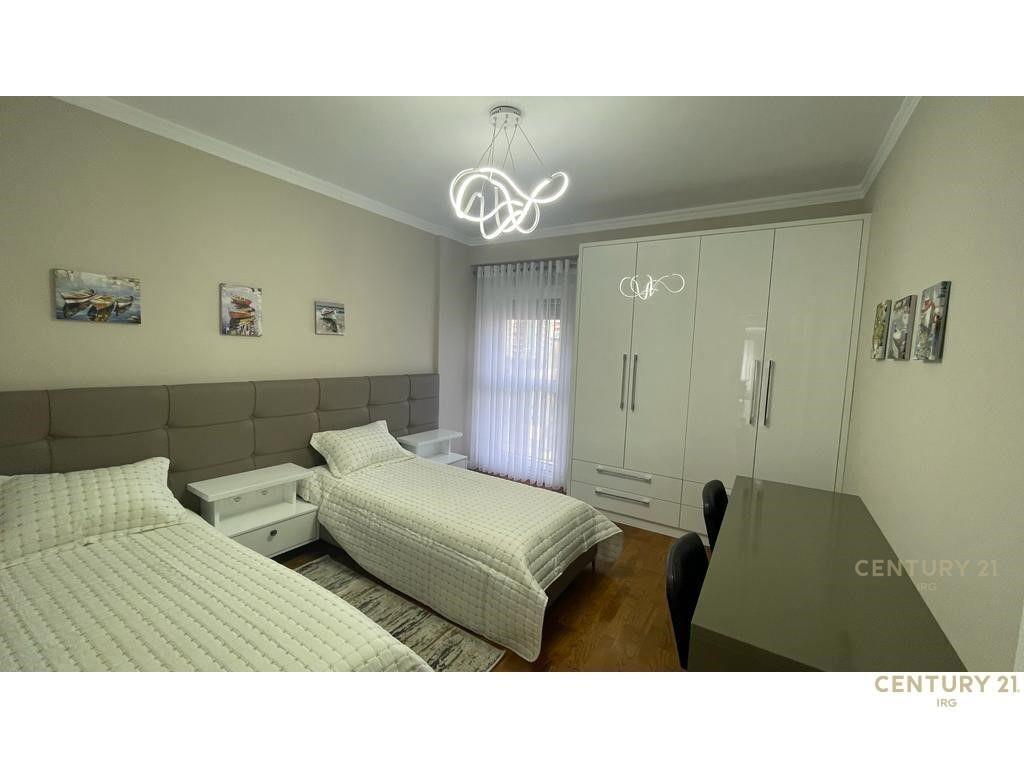 APARTAMENT 2+1+2 TE RRUGA E KOSOVAREVE PER QIRA!