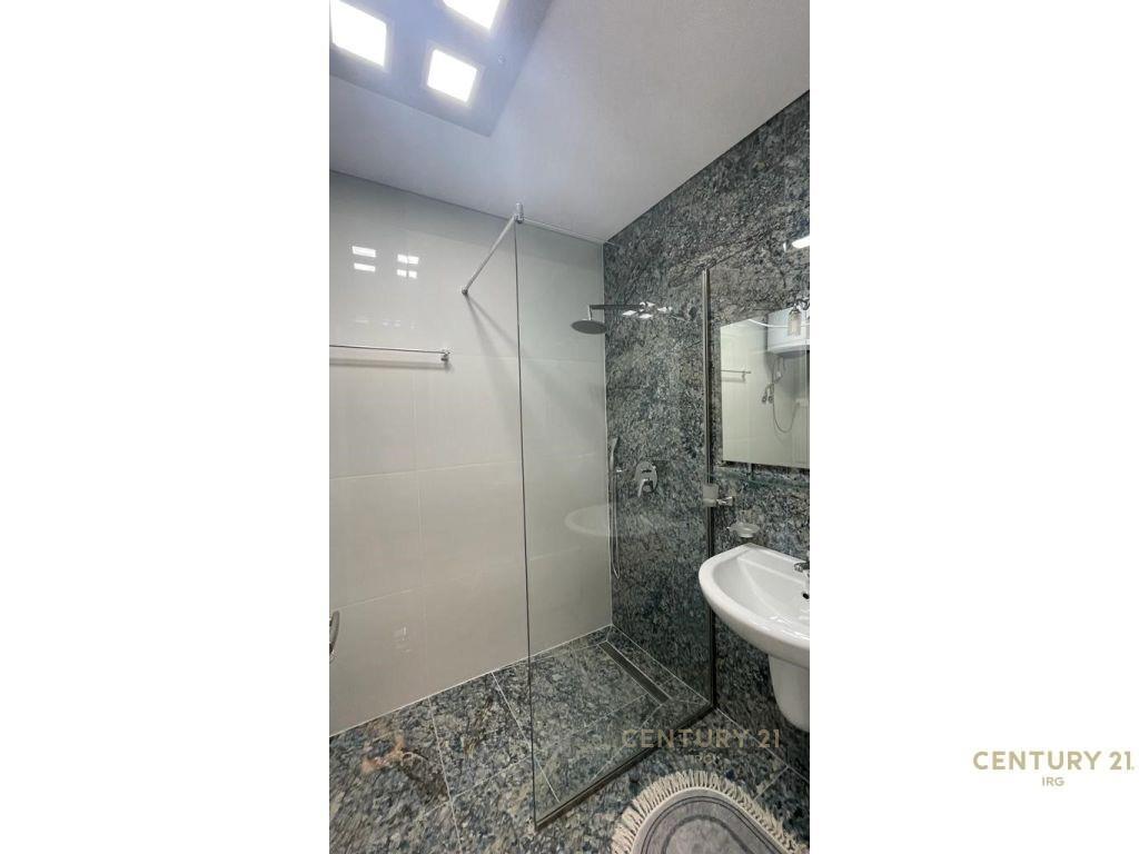 APARTAMENT 2+1+2 TE RRUGA E KOSOVAREVE PER QIRA!