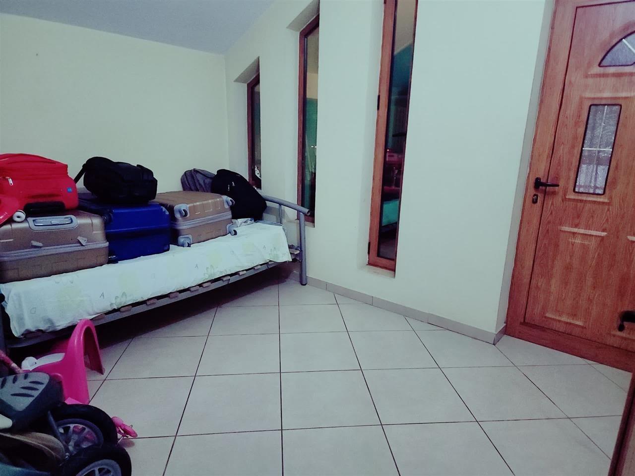 JEPET ME QIRA APARTAMENT 2+1 NË TIRANË – LIROHET MË 1 MARS