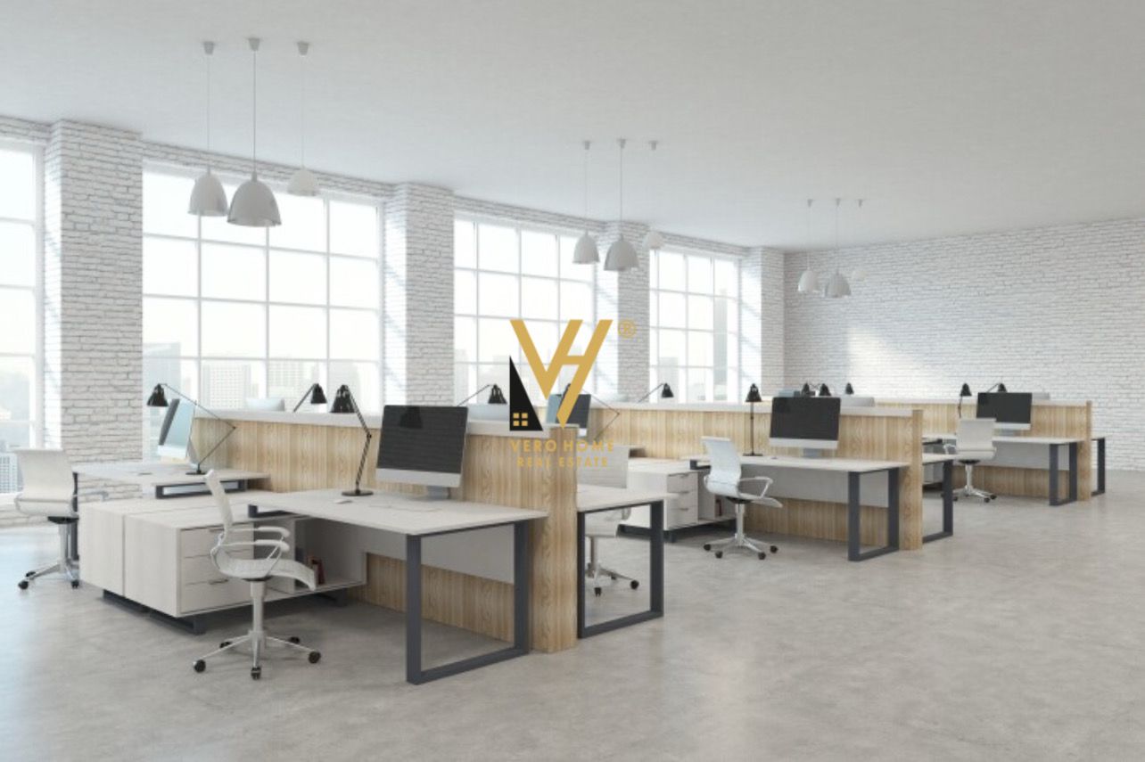 ZYRE ME QERA TE BLV BAJRAM CURRI 2.200 EURO