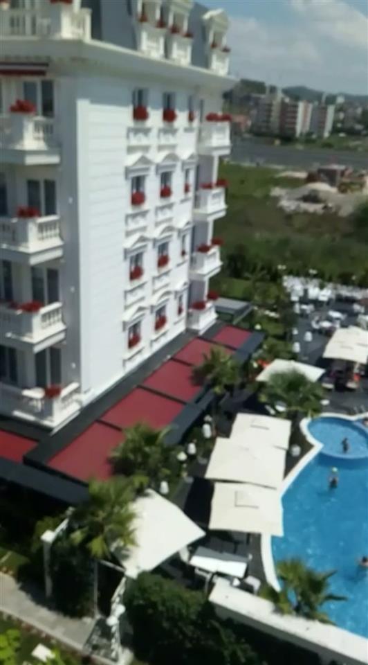 Shitet shtepi ne Golem