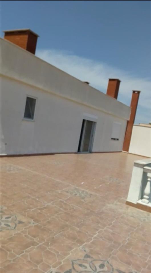 Shitet shtepi ne Golem