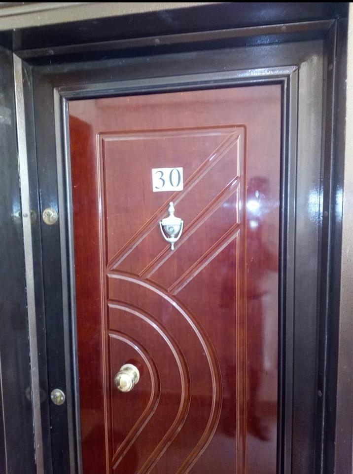 Shitet shtepi ne Golem