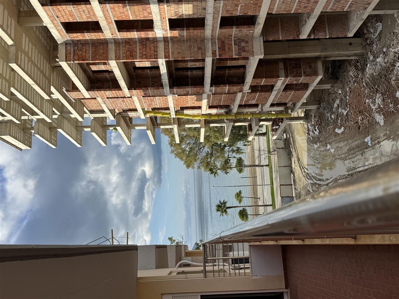 Shitet Apartament ne lungo mare