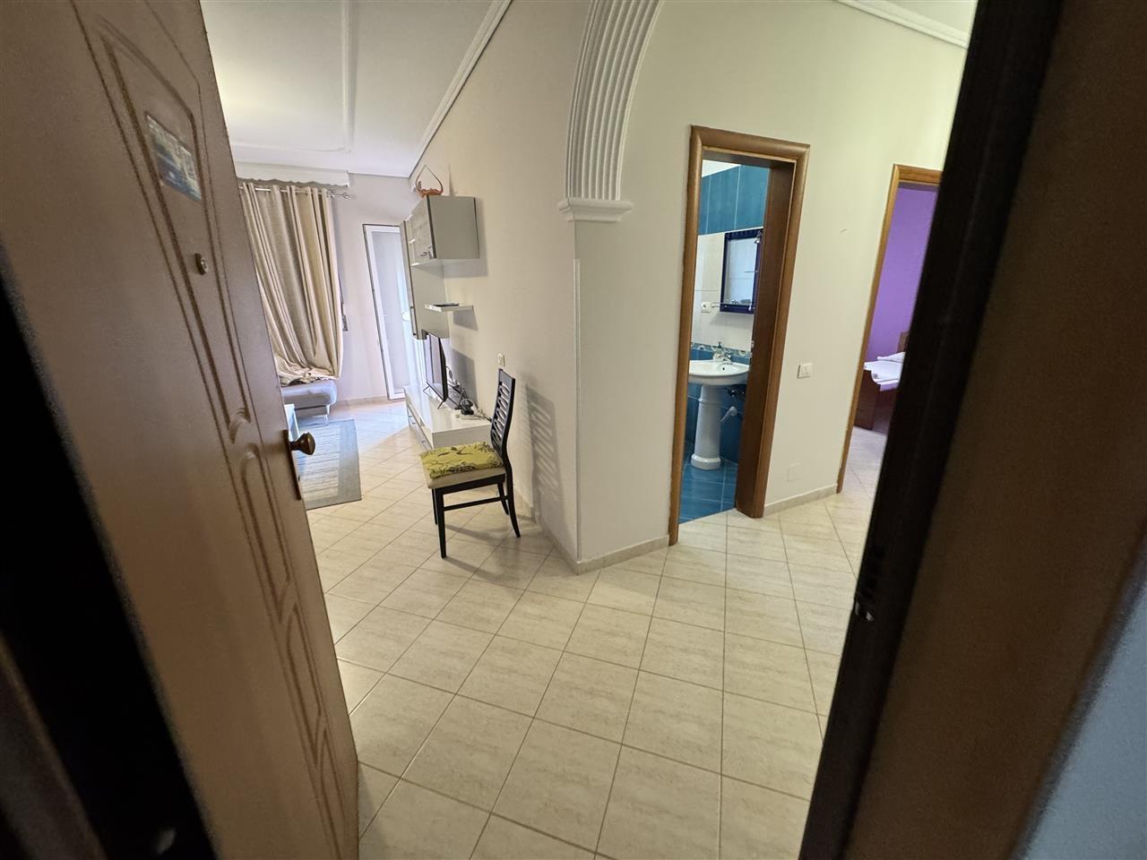 Shitet Apartament ne lungo mare