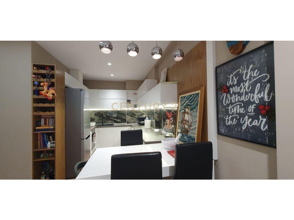 Jepet me qera 1+1 tek Komuna e Parist tek Kompleksi Niku