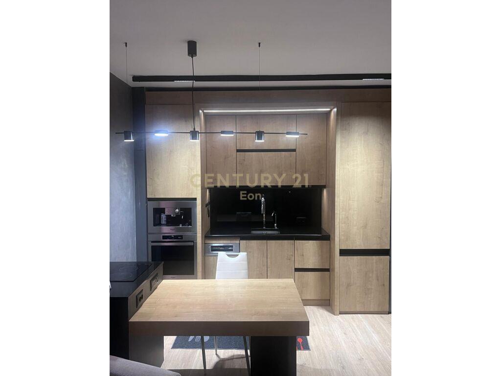 Shitet apartament 1+1 në zonën Plazh, Durrës, linja e parë!