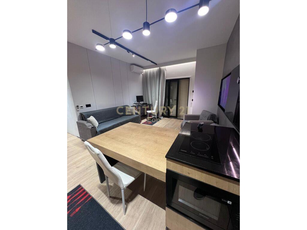 Shitet apartament 1+1 në zonën Plazh, Durrës, linja e parë!