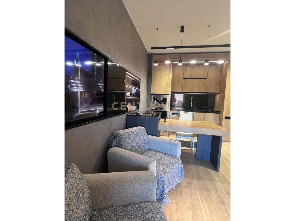 Shitet apartament 1+1 në zonën Plazh, Durrës, linja e parë!